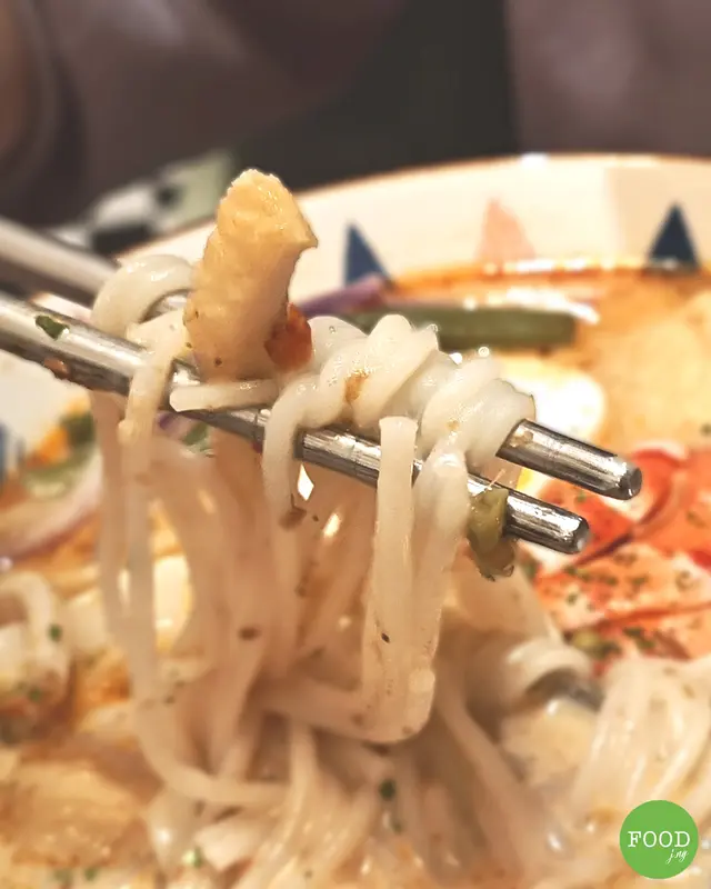 招牌新加坡大蝦喇沙-米線