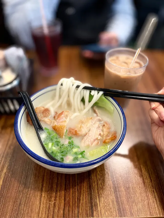 麻辣雞扒烏冬