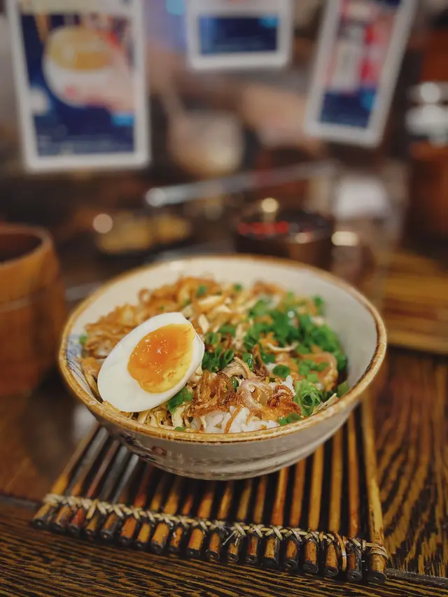 炙燒手撕雞伴雞油飯