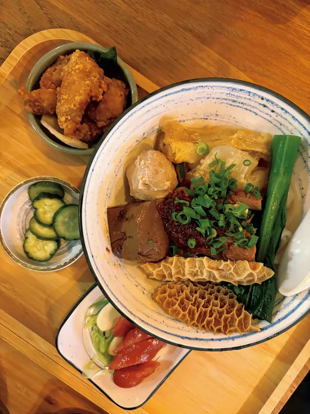 奔之五寶麻辣乾拌麵