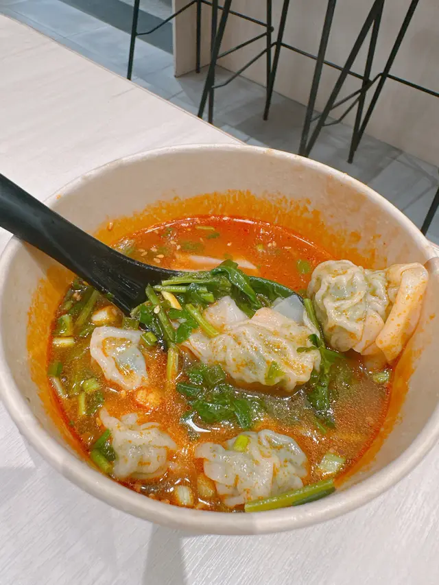 一口鮮蝦豚肉雲吞