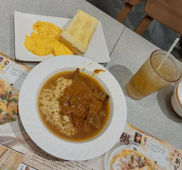 沙嗲牛肉公仔麵餐 