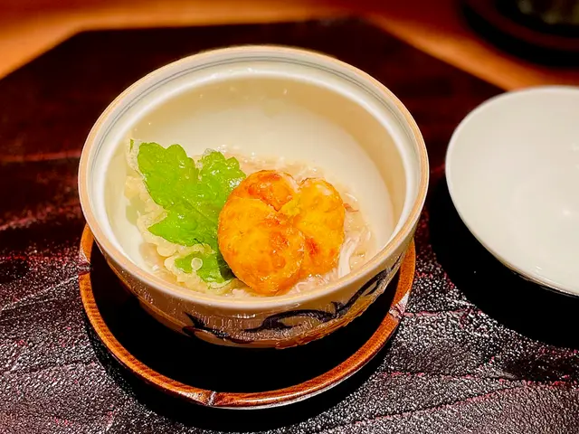 好似炸南瓜咁嘅外表其實裏面就係魚糜，🎃即係手打魚肉，食落去就唔似魚蛋一樣咁彈牙，但係裏面淡淡都係充滿鮮甜嘅魚肉蓉