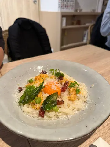 蟹粉卡邦尼乌冬，蛋黄