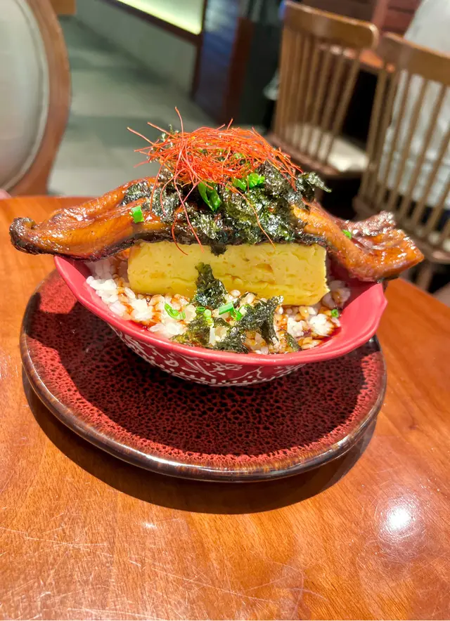 啲飯比較乾,影響整體口感。分量十分大。