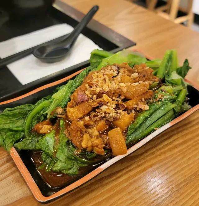 超級多肉燥😆而且用的是油麥菜(=台灣的A菜)
非常地道