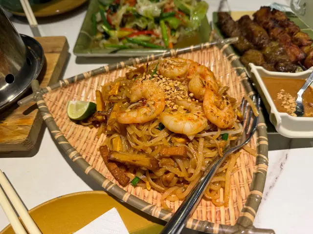 泰國鮮蝦炒金邊粉