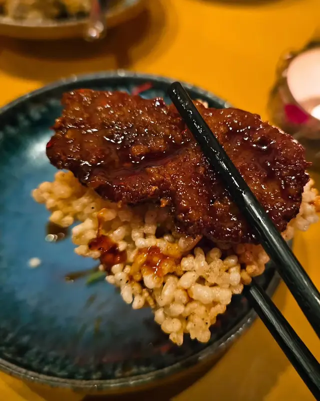 薑牛鵝肝鍋粑三層脆