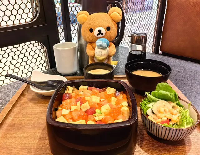 直送魚鮮角切刺身飯定食