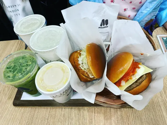 摩司漢堡同雞堡