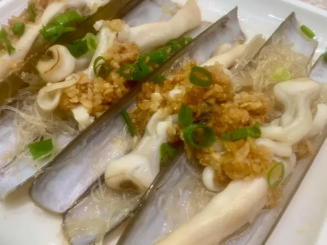 蒜蓉粉絲蒸蟶子皇