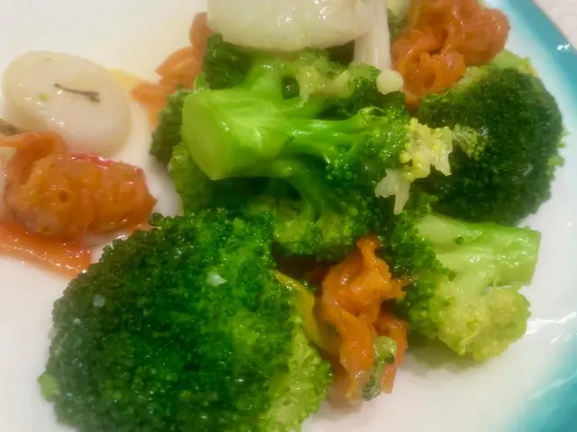 帶子珊瑚蚌炒西蘭花