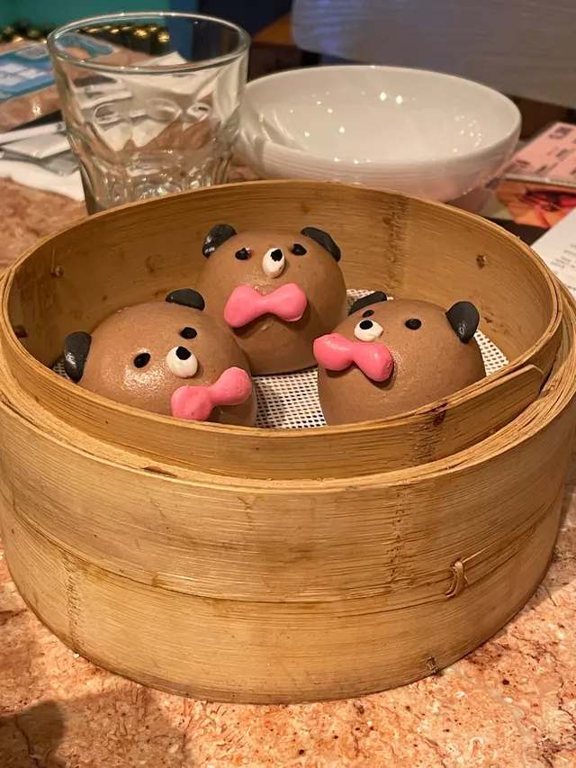 Menu 冇寫咩餡，入面原來係流心milk chocolate，麥提莎嗰隻，入面超濕包依然紮實