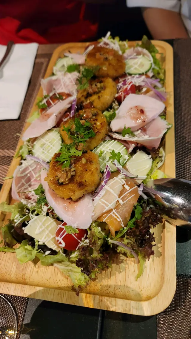蟹餅沙律