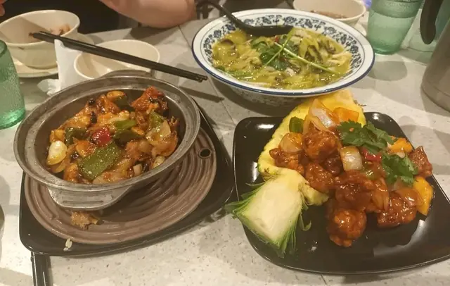 酸菜魚，乾蔥豆豉雞 ，鳳梨生炒骨