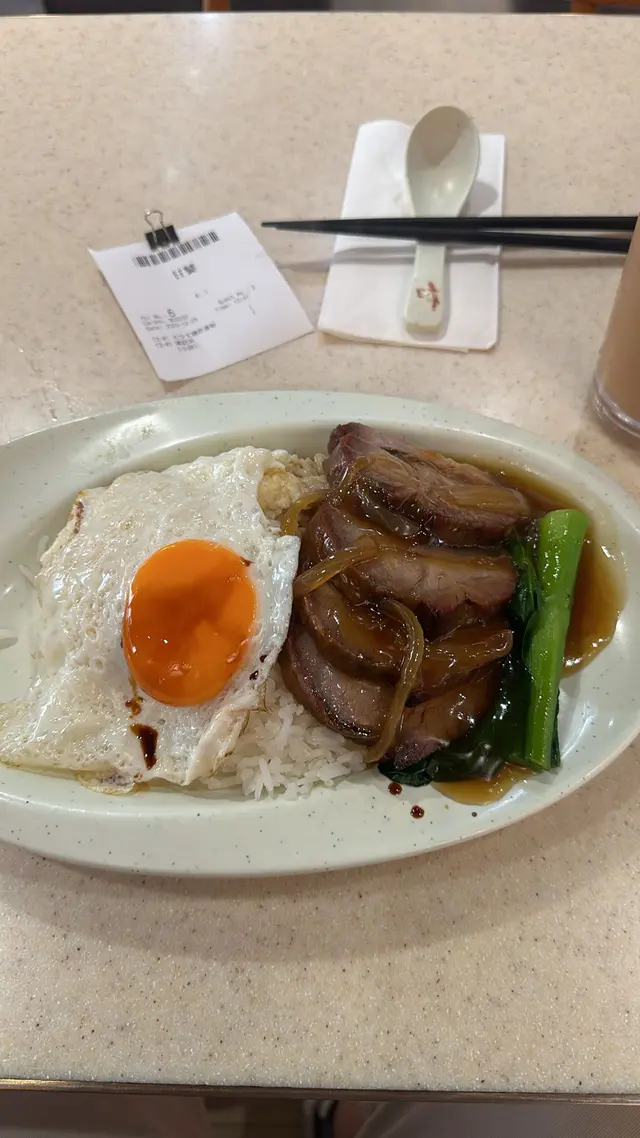 極度難食又唔知食緊啲乜野，食完又勁漏，差燒沒差燒味，係差燒上上面加一督不知所謂的汁，蠔油又唔係蜜汁又唔係，簡直浪費曬農夫辛辛苦苦養大嘅豬，咁嘅質素夠膽死攞出嚟賣$88，唔好食，又唔抵食。價錢貴都唔緊要，但好心你食物質素俾返啲水準黎，圖片跨啦啦，食完就唏瀝嘩啦😿😿奉勸大家唔好浪費金錢浪費自己quota
