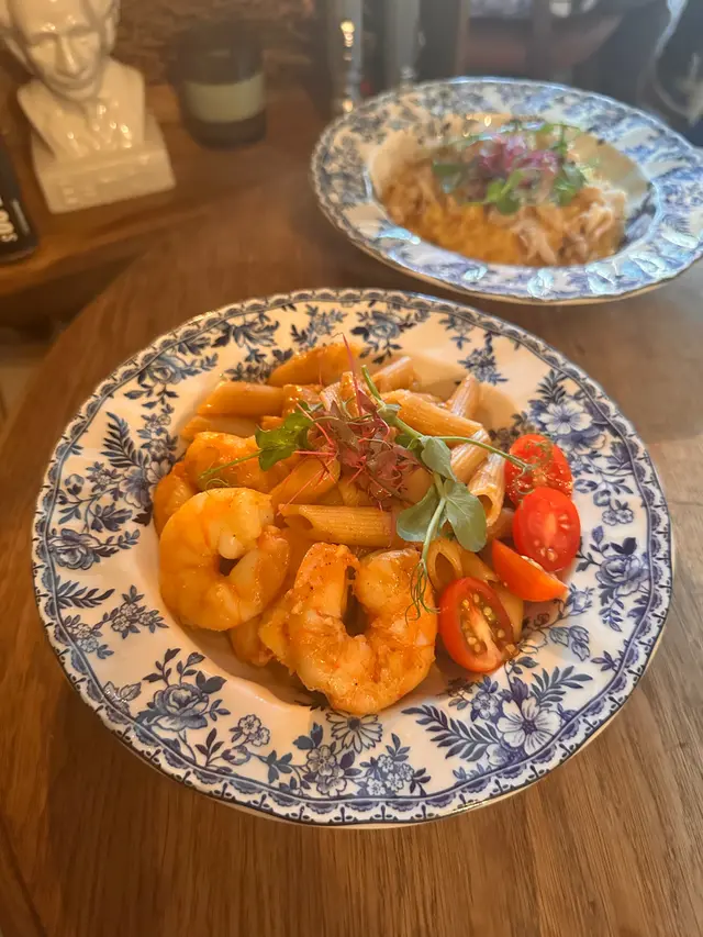 喇沙龍蝦汁配大蝦長通粉