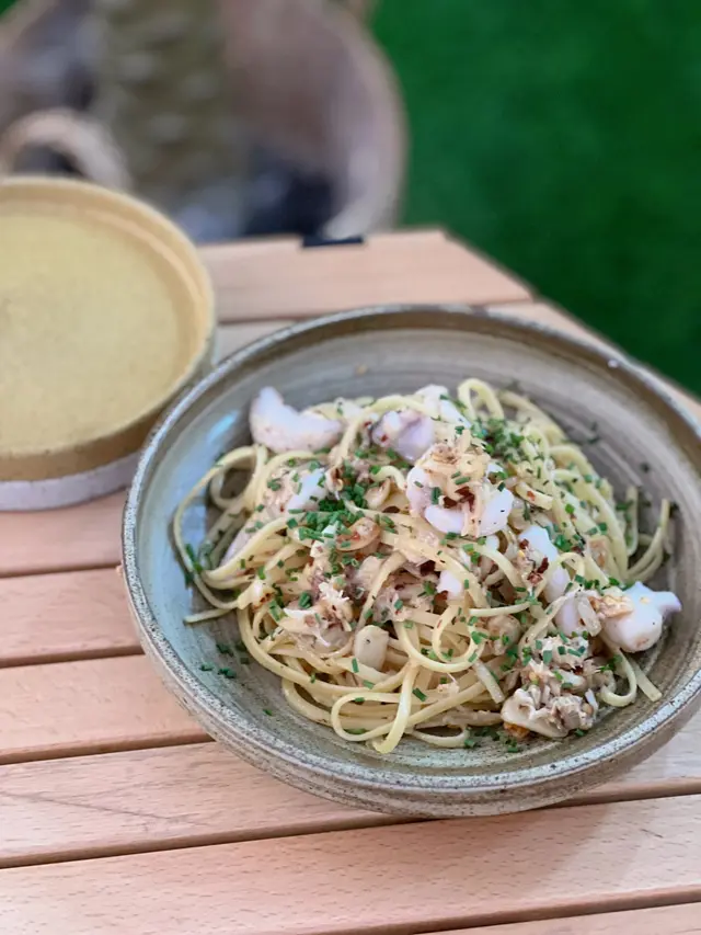 欖油蒜片蟹肉墨魚扁意粉