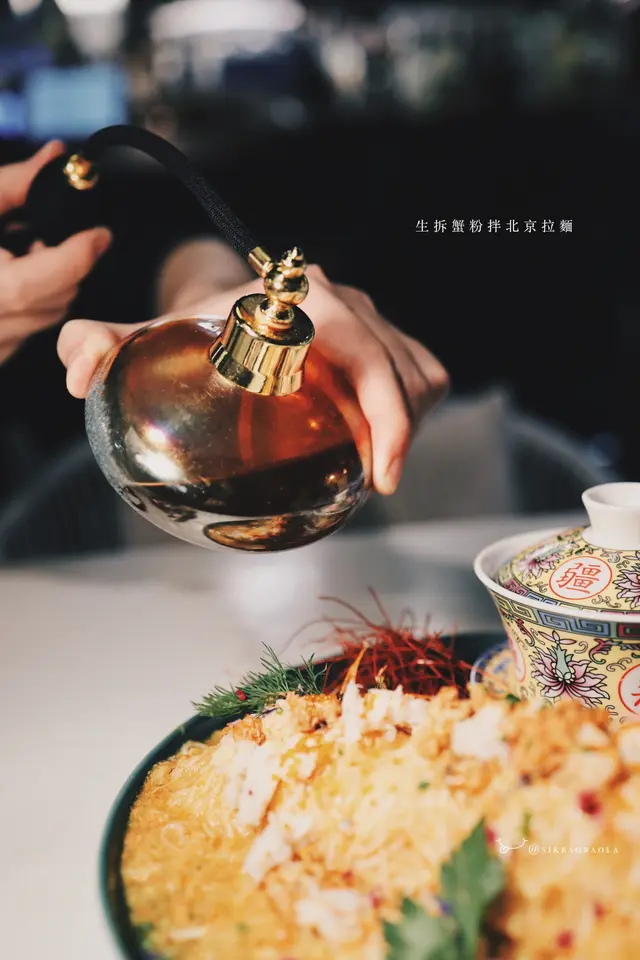 生拆蟹粉拌北京拉麵