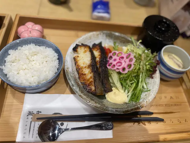 銀鱈魚的魚油很多,入口軟滑