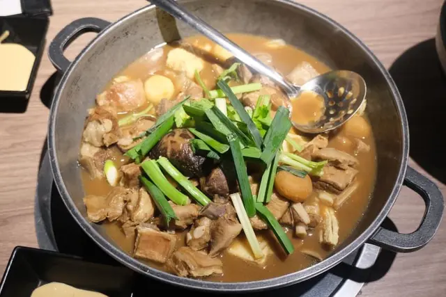 羊腩煲