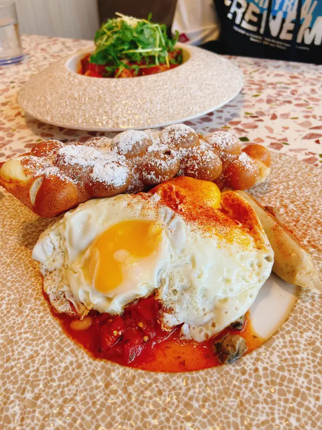 英式早餐配雞蛋仔