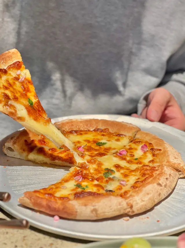 蜂蜜四色芝士pizza