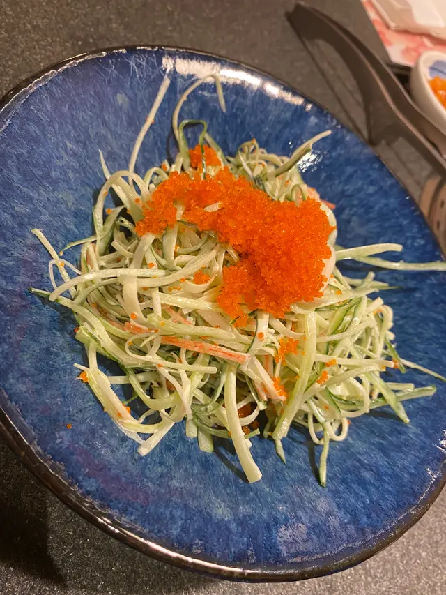 蟹子沙律味道新鮮,食落口清新舒服