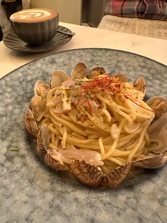 蒜油蜆肉花椒意粉