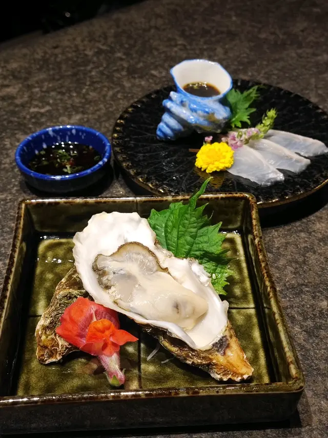 (前)佐呂間湖生蠔 (後)鮫鰈魚片