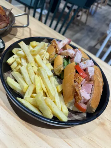 脆皮燒腩肉法包