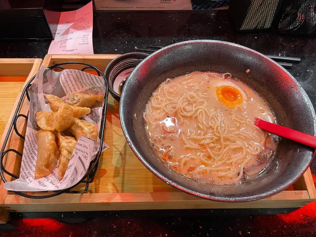 味噌炸餃子拉麵
