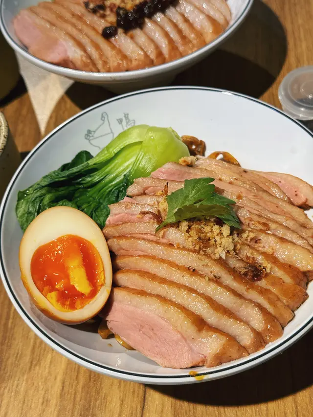 招牌65度左右慢煮鴨片撈粗