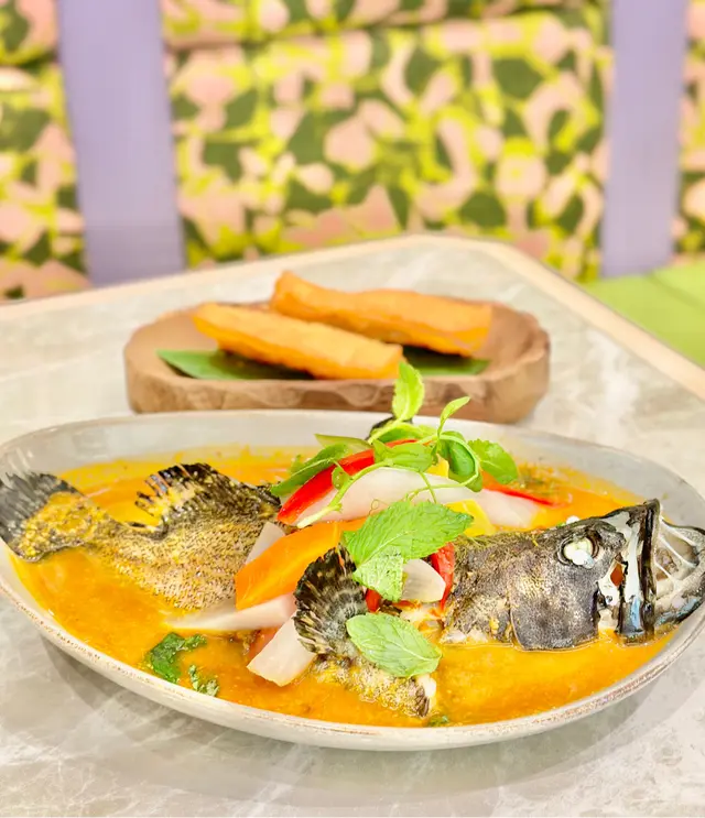 亞参酸辣沙巴仔·配黃金油條