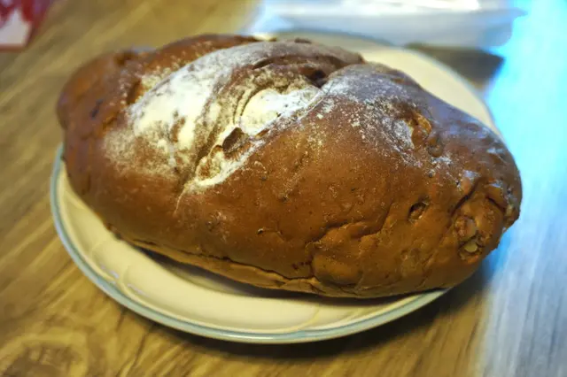 裸麥合桃提子歐軟包