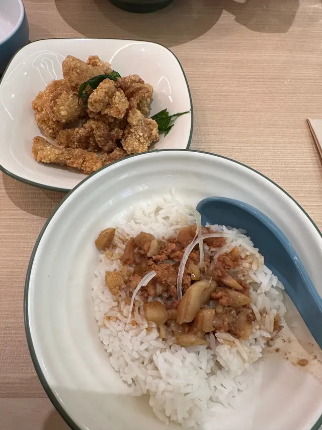 台式鹽酥雞配滷肉飯