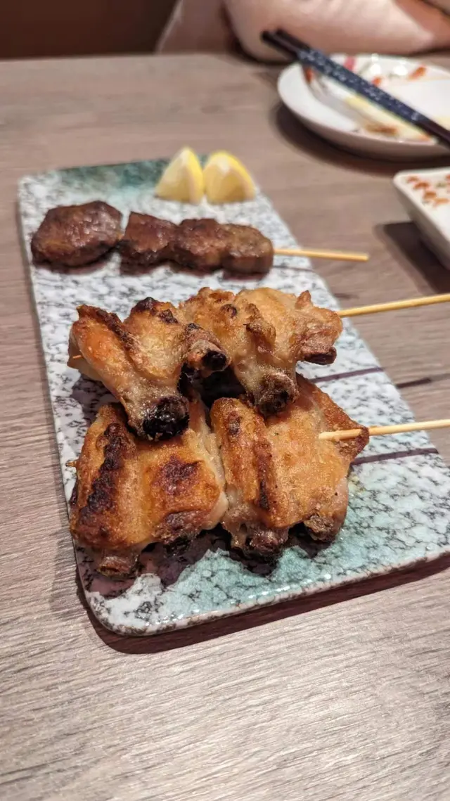 雞翼2串、牛舌串