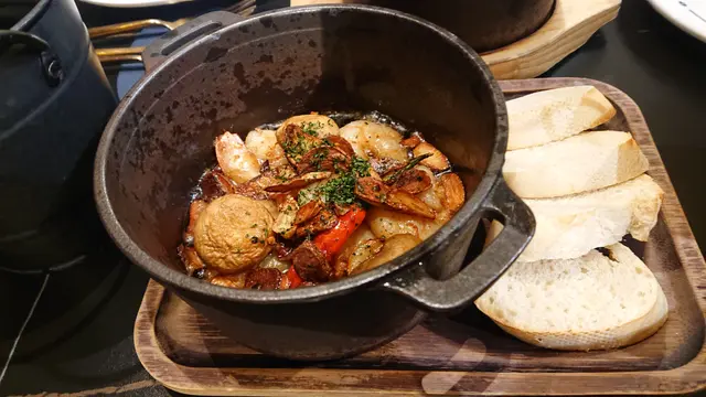 西班牙傳統油蒜蝦