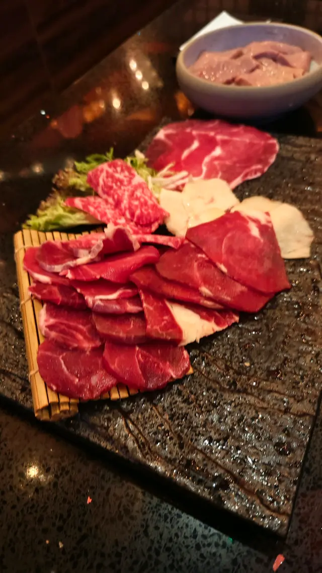 實物如圖,“新鮮手切完然後拎返去急凍”,聽完真係笑左出黎....