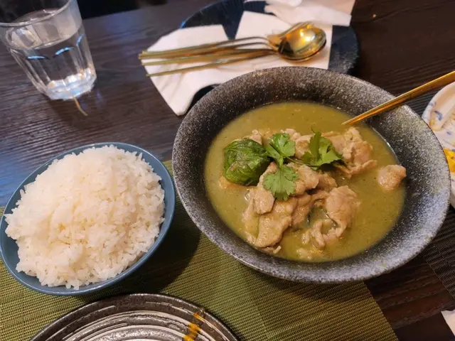 青咖哩......（個白飯我另加$15元的....）