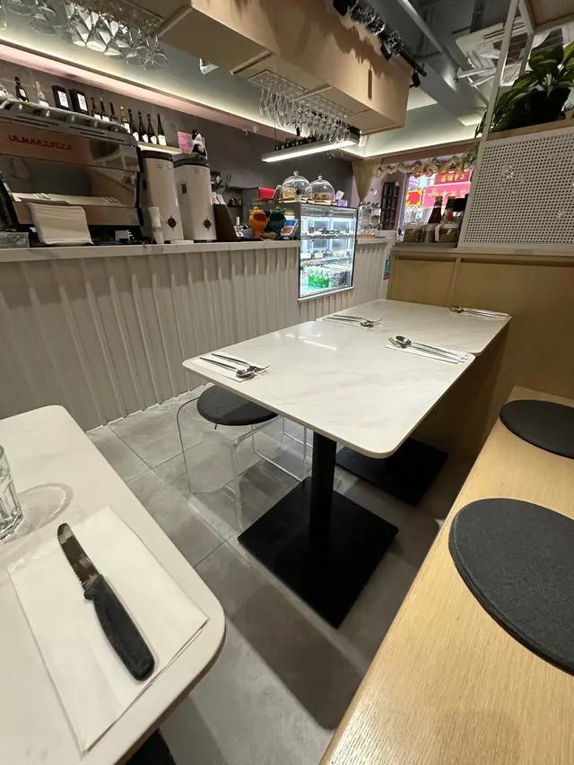 以前嗰間lunch hour坐滿客