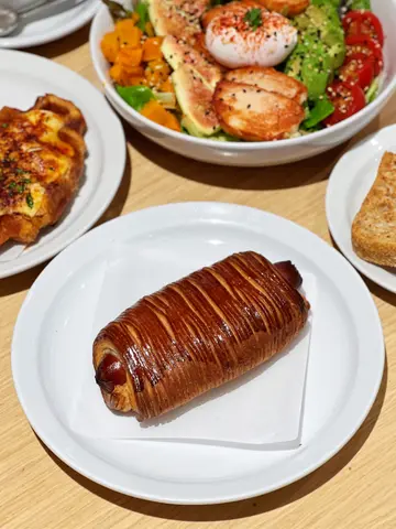 烟熏猪肉肠酥皮卷