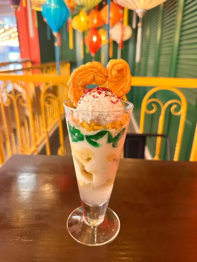 D24榴槤芭菲配荔枝雪糕