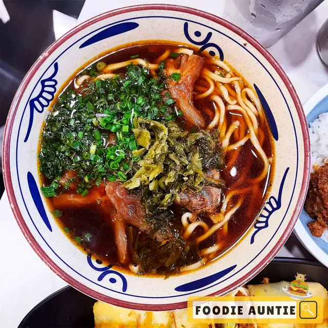 紅燒牛肉牛筋麵