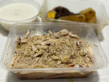 手撕鸡捞肠粉