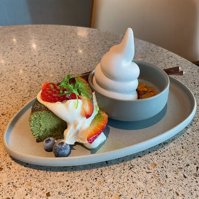 牛乳軟雪糕 Basque芝士蛋糕(抹茶)