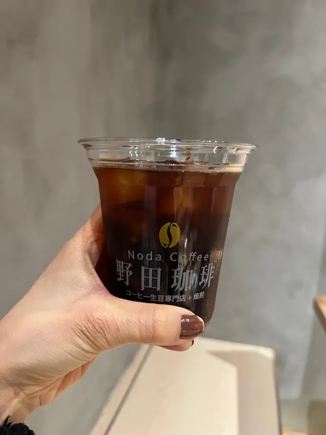 最鍾意呢杯冷泡咖啡☕️由於佢嘅提取過程相對緩慢 所以酸度同苦度比較低 令到口感柔順 同時保留咗咖啡嘅香氣❣️食完蛋糕配上呢杯清爽嘅咖啡 呢個組合唔錯☕️