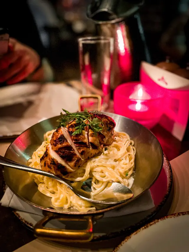 𝙲𝙷𝙸𝙲𝙺𝙴𝙽 𝙰𝙻𝙵𝚁𝙴𝙳𝙾