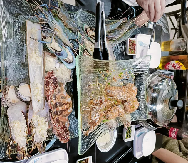 龍蝦、鮑魚、蝦、紅點蟹
