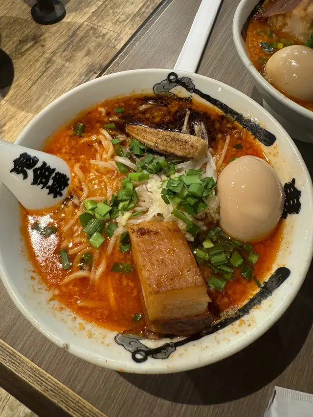 味玉辣麻味噌拉麵